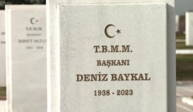 CHP 4. Genel Başkanı Deniz Baykal’ın Vefatının Yıl Dönümünde Anma Töreni Düzenlendi