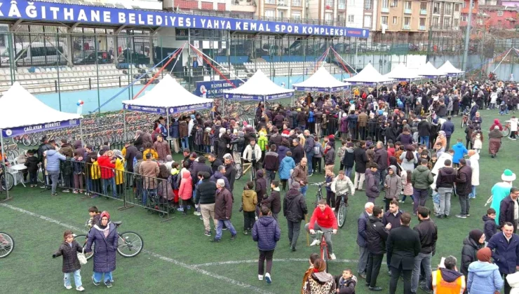 Kağıthane’de Gençler Bisikletle Ödüllendirildi