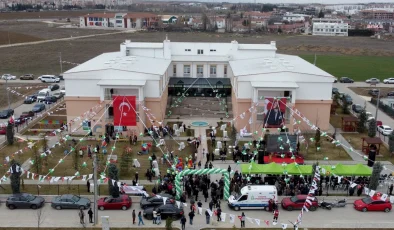 Tepebaşı Belediyesi Metin Özöğüt Yaşam Merkezi Açıldı