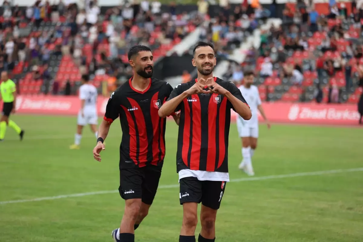 Uşakspor 4-0 ile Üst Tura Yükseldi