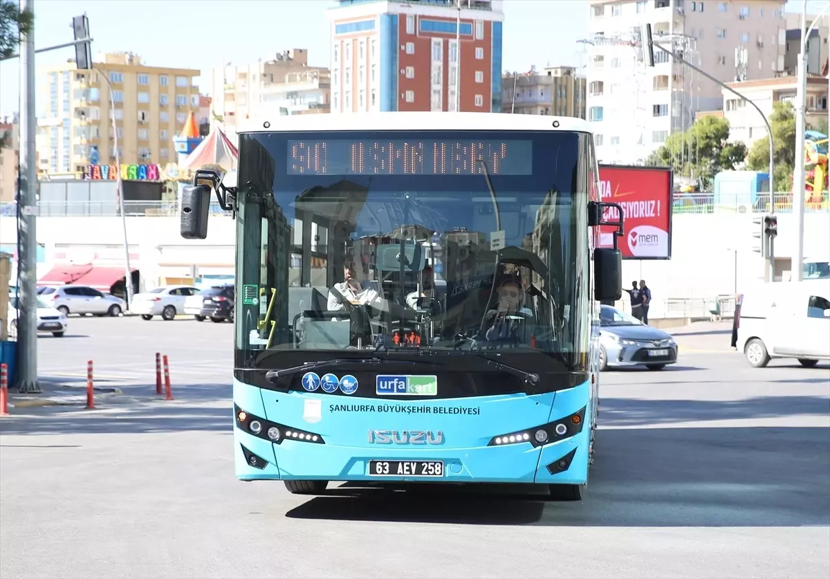 Şanlıurfa’nın İlk Kadın Otobüs Şoförü Fatma Hort Kumaş Hayalini Gerçekleştirdi