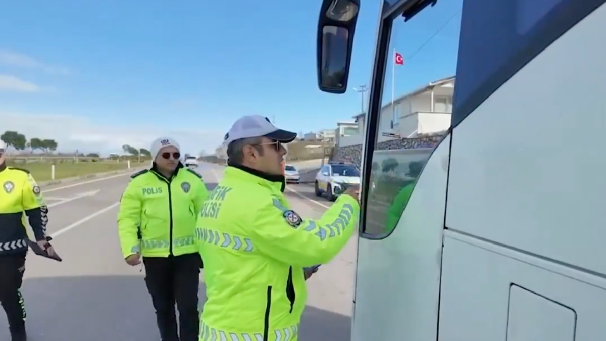 Yurt genelindeki trafik denetimlerinde toplam 5 milyon 48 bin 464 adet işlem yapıldı